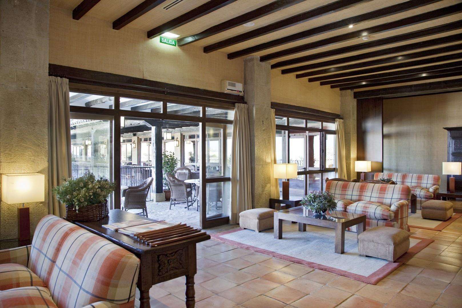 De Santiago - Reis Catolicos 5*