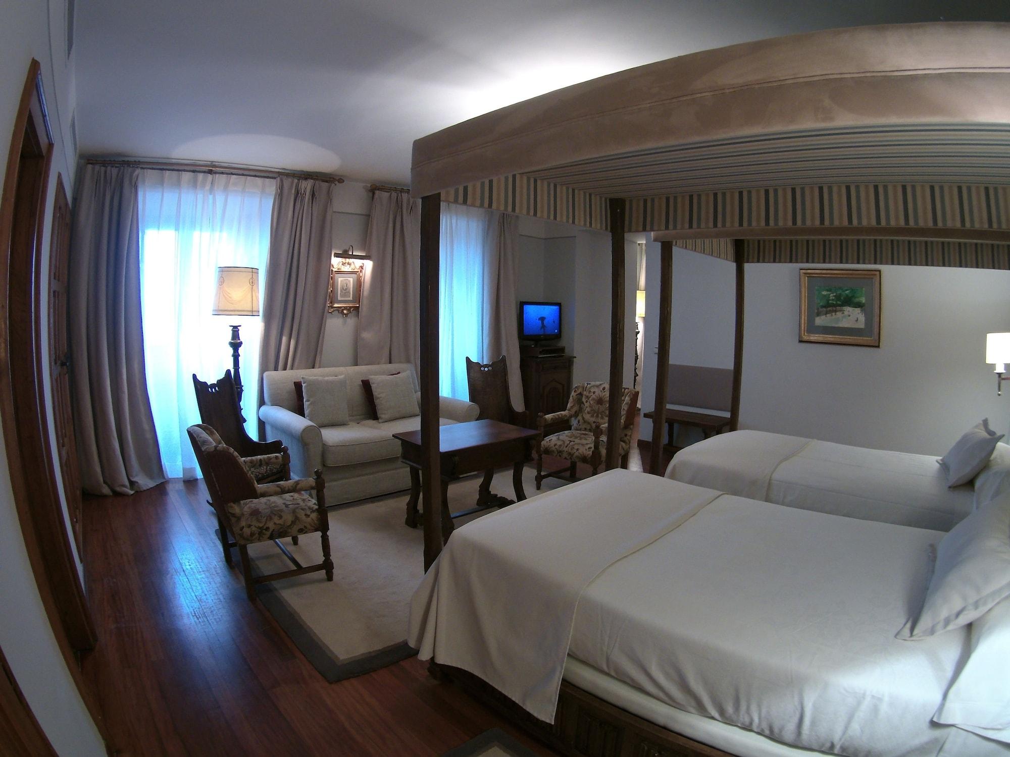 Hotel De Santiago - Reis Catolicos Santiago de Compostela