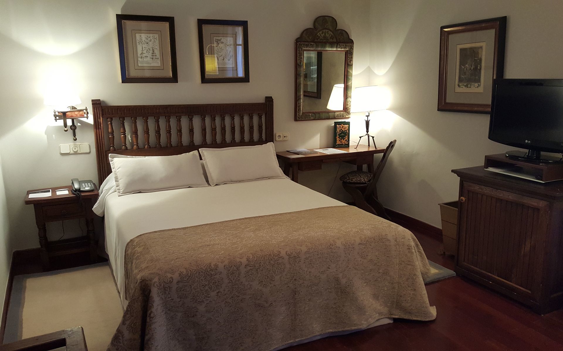 Hotel De Santiago - Reis Catolicos 5*