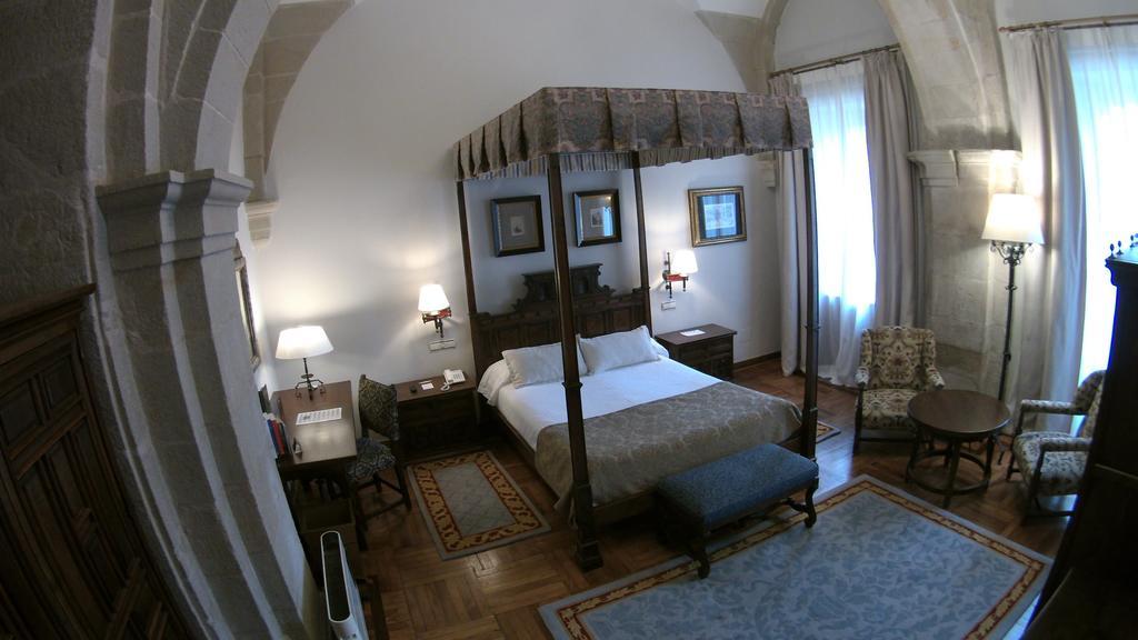 Hotel De Santiago - Reis Catolicos Santiago de Compostela