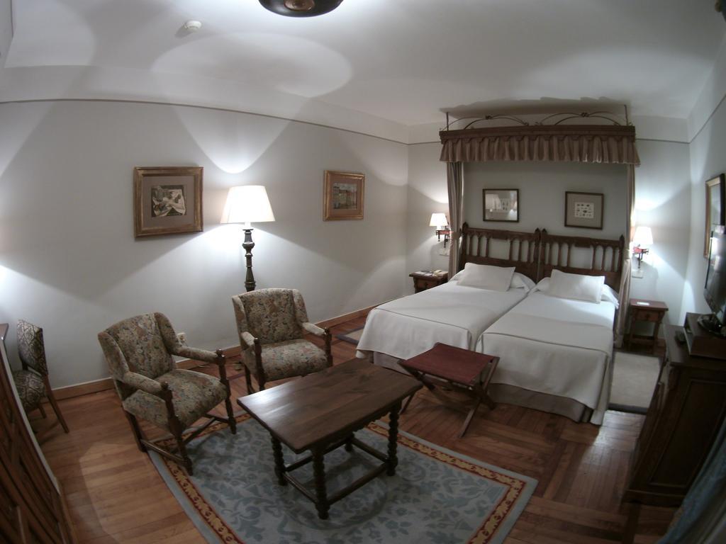 De Santiago - Reis Catolicos Hotel