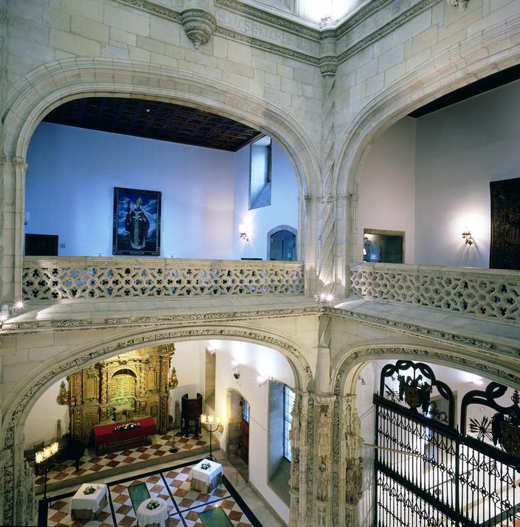 De Santiago - Reis Catolicos 5*